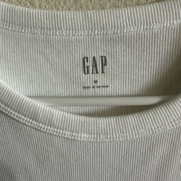 Gap Ribbed T-Shirt - Picture 3 of 4